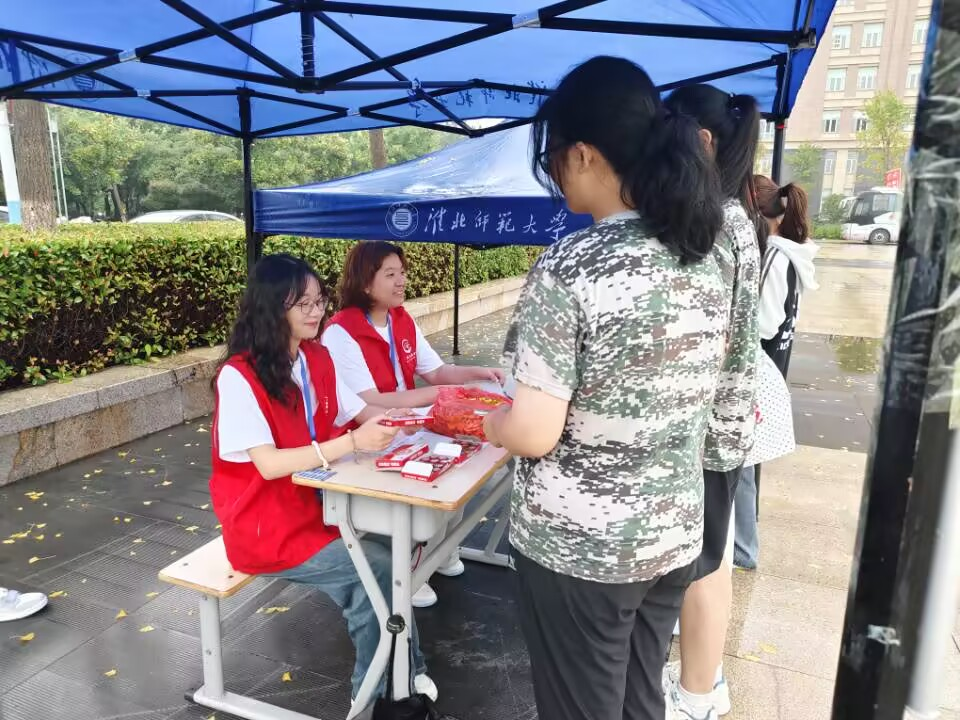 39bff2b7855f4aa5ac7ad65ea246d68c.png 39bff2b7855f4aa5ac7ad65ea246d68c.png